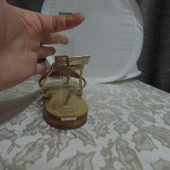 Jack Rogers Metalic Thong Sandals, Gold, Size 9 - Picture 10 of 10